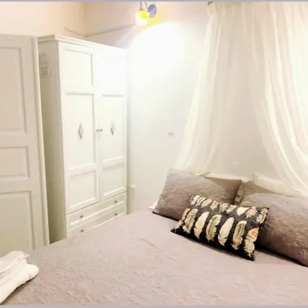 Evilio Houses * אויה