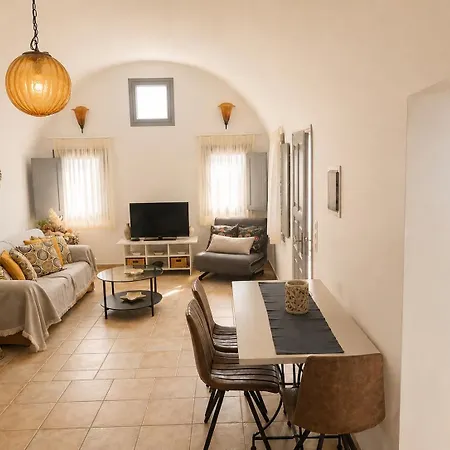 Evilio Houses אויה