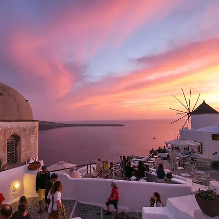 Evilio Santorini Oia